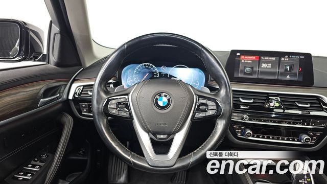 BMW 5-Series 530i xDrive Luxury Plus