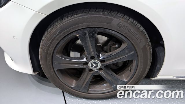 Mercedes-Benz E-Class E200 Avantgarde