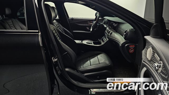 Mercedes-Benz E-Class E350 4MATIC AMG Line