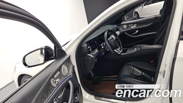 Mercedes-Benz E-Class E350 4MATIC AMG Line
