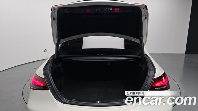 Mercedes-Benz E-Class E350 4MATIC AMG Line