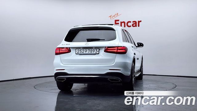 Mercedes-Benz GLC-Class GLC300 4MATIC AMG Line