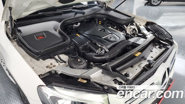 Mercedes-Benz GLC-Class GLC300 4MATIC AMG Line