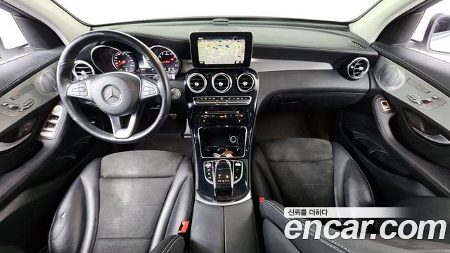 Mercedes-Benz GLC-Class GLC300 4MATIC AMG Line