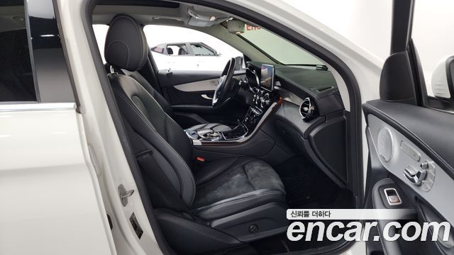 Mercedes-Benz GLC-Class GLC300 4MATIC AMG Line