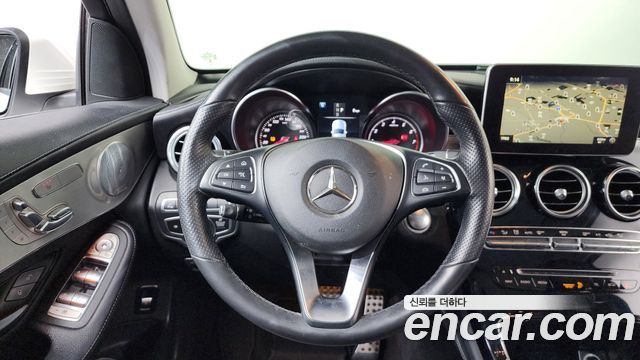 Mercedes-Benz GLC-Class GLC300 4MATIC AMG Line