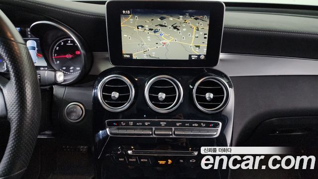 Mercedes-Benz GLC-Class GLC300 4MATIC AMG Line