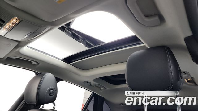 Mercedes-Benz GLC-Class GLC300 4MATIC AMG Line