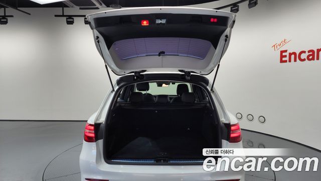Mercedes-Benz GLC-Class GLC300 4MATIC AMG Line