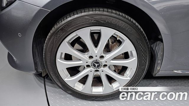 Mercedes-Benz E-Class E300 Exclusive