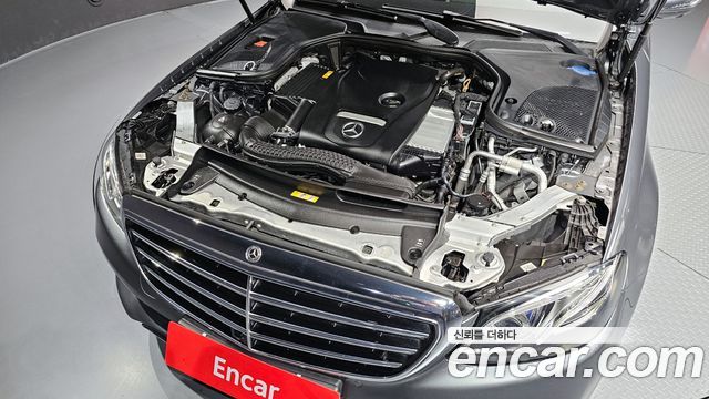 Mercedes-Benz E-Class E300 Exclusive