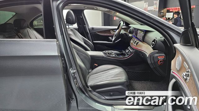 Mercedes-Benz E-Class E300 Exclusive