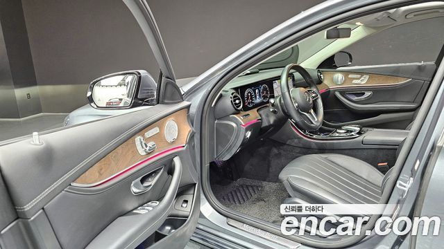 Mercedes-Benz E-Class E300 Exclusive