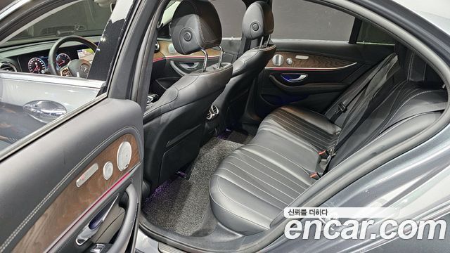 Mercedes-Benz E-Class E300 Exclusive