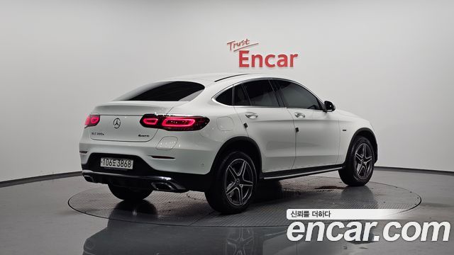Mercedes-Benz GLC-Class GLC300e 4MATIC Coupe
