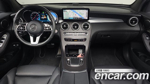 Mercedes-Benz GLC-Class GLC300e 4MATIC Coupe