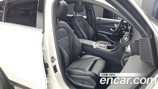 Mercedes-Benz GLC-Class GLC300e 4MATIC Coupe