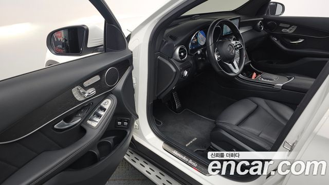 Mercedes-Benz GLC-Class GLC300e 4MATIC Coupe