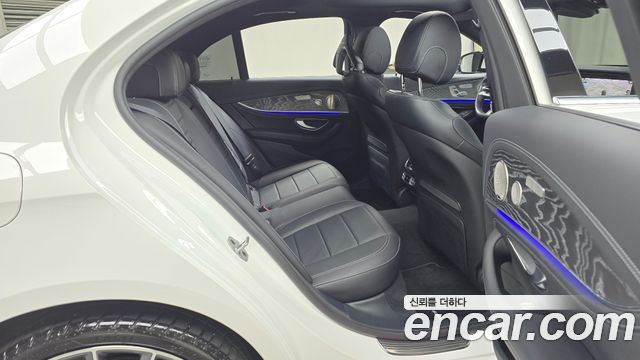 Mercedes-Benz E-Class E350 4MATIC AMG Line