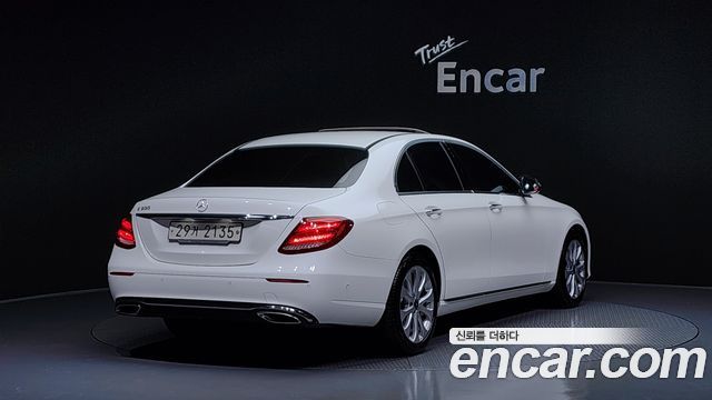Mercedes-Benz E-Class E200 Avantgarde