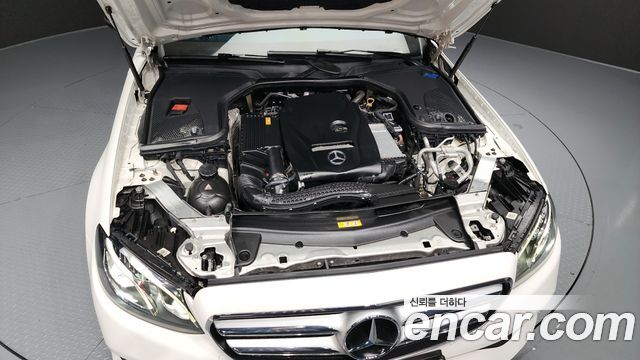 Mercedes-Benz E-Class E200 Avantgarde