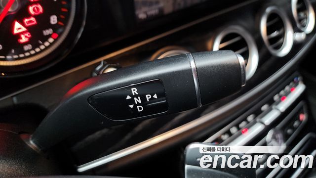 Mercedes-Benz E-Class E200 Avantgarde