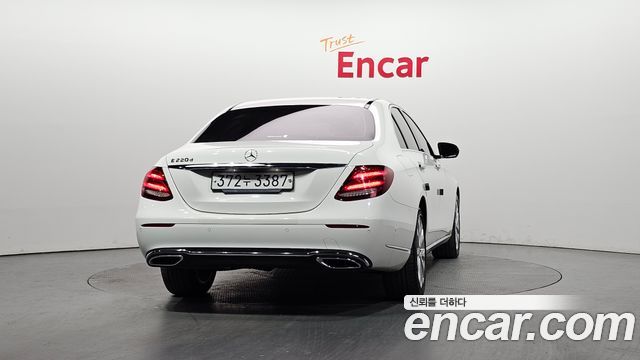 Mercedes-Benz E-Class E220d Exclusive