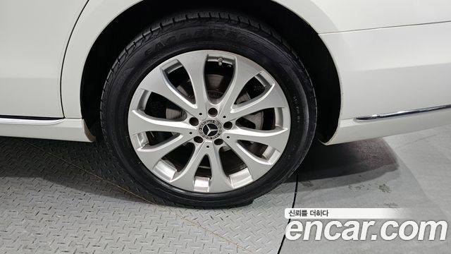 Mercedes-Benz E-Class E220d Exclusive