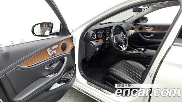 Mercedes-Benz E-Class E220d Exclusive