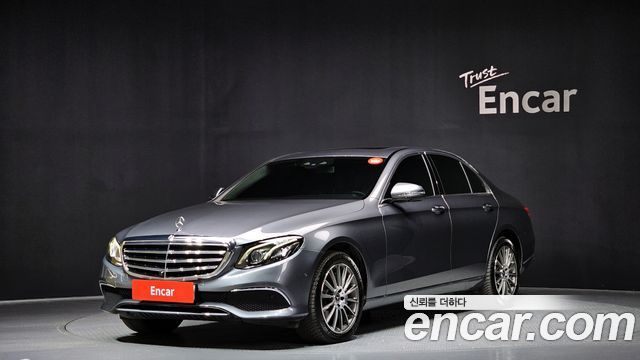 Mercedes-Benz E-Class E300 4MATIC Exclusive