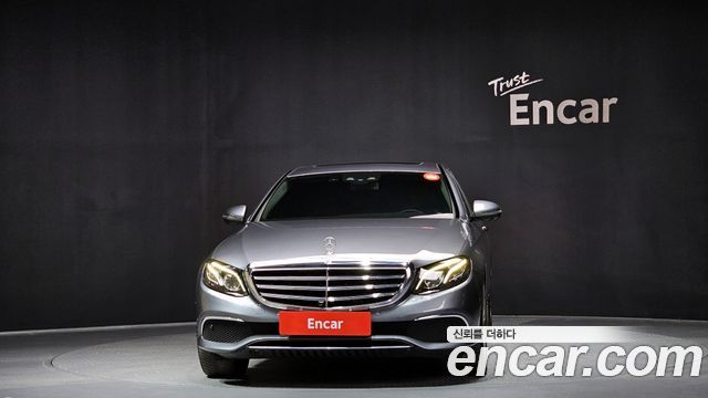 Mercedes-Benz E-Class E300 4MATIC Exclusive