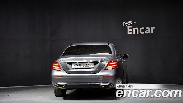 Mercedes-Benz E-Class E300 4MATIC Exclusive