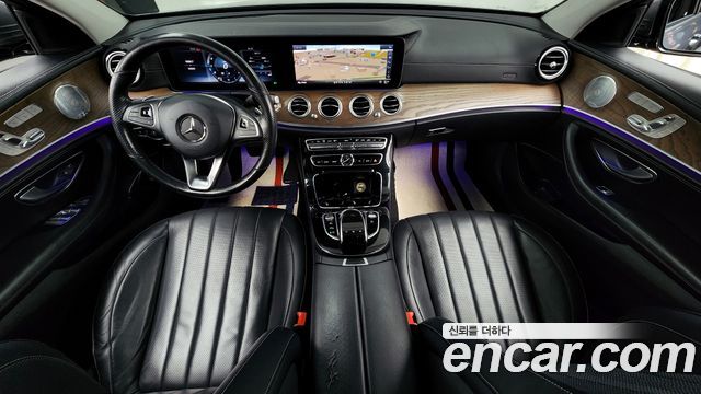 Mercedes-Benz E-Class E300 4MATIC Exclusive