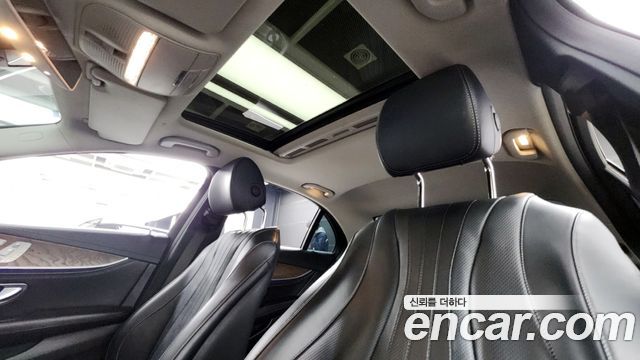 Mercedes-Benz E-Class E300 4MATIC Exclusive