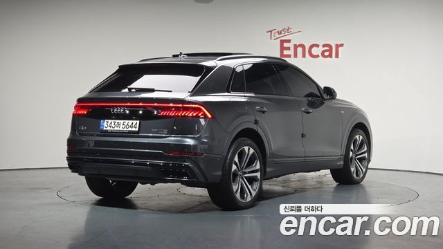 Audi Q8 55 TFSI Quattro Premium