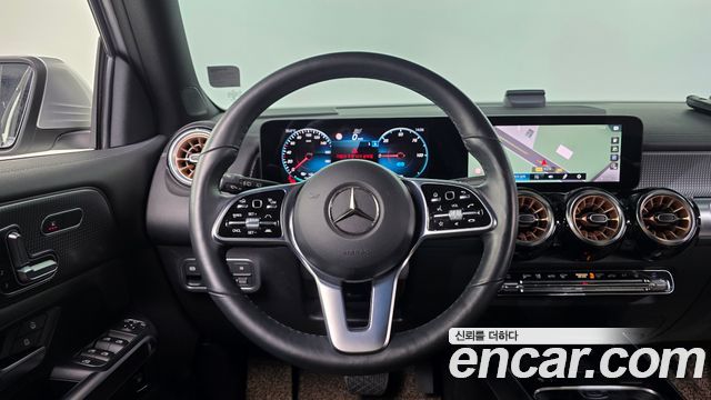 Mercedes-Benz EQB EQB300 4MATIC