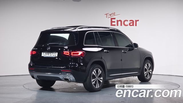 Mercedes-Benz GLB-Class GLB220