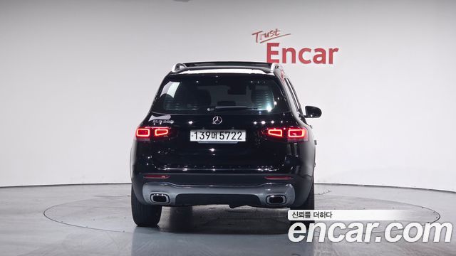 Mercedes-Benz GLB-Class GLB220