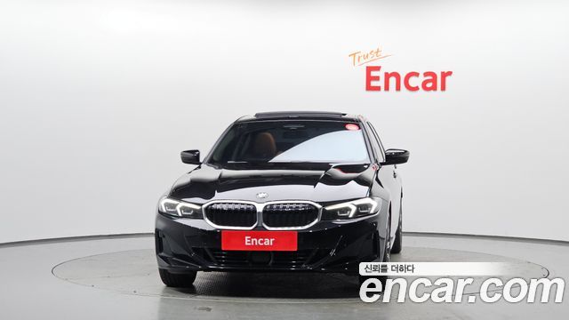 BMW 3-Series 320i