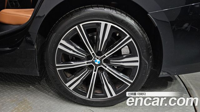 BMW 3-Series 320i