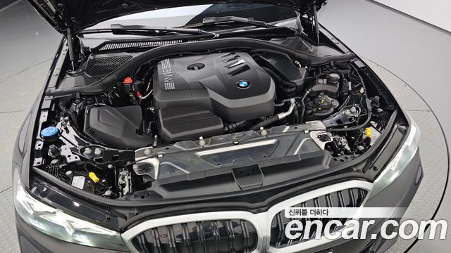 BMW 3-Series 320i
