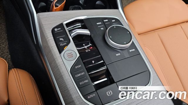 BMW 3-Series 320i