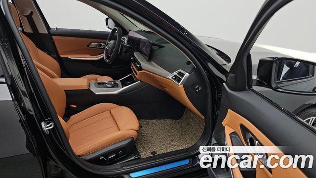 BMW 3-Series 320i