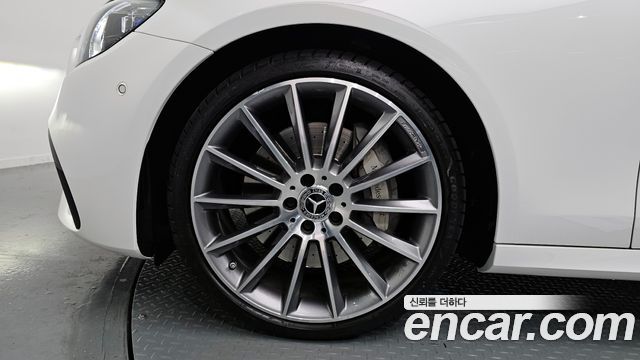 Mercedes-Benz E-Class E350 4MATIC AMG Line