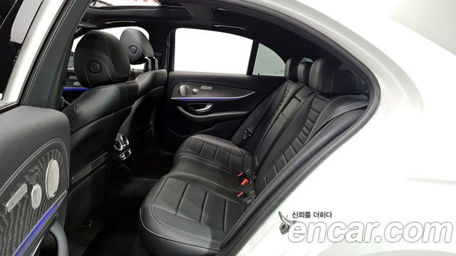 Mercedes-Benz E-Class E350 4MATIC AMG Line