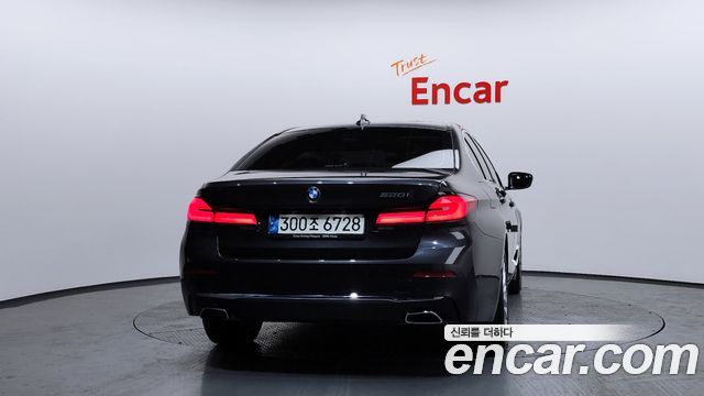BMW 5-Series 520i Luxury