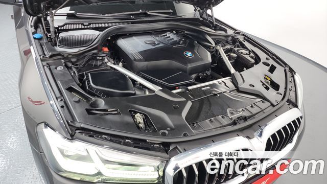 BMW 5-Series 520i Luxury