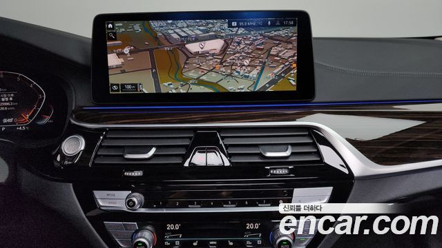 BMW 5-Series 520i Luxury