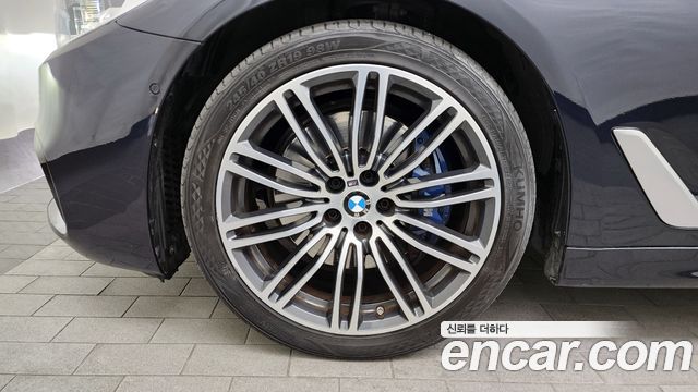 BMW 5-Series 530d M Sport Package
