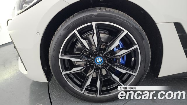 BMW i4 M50